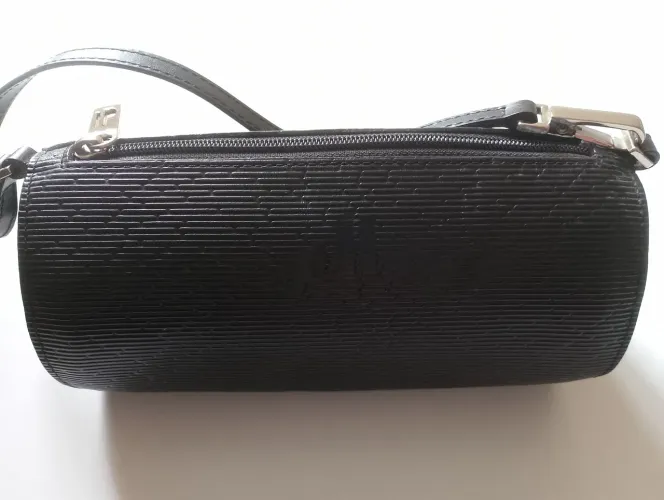 Bolsa de Ombro Preta - Pequena e Elegante Datelli 