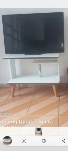 Mesa de apoio com Designer.