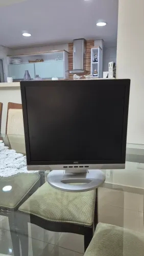 Monitor AOC