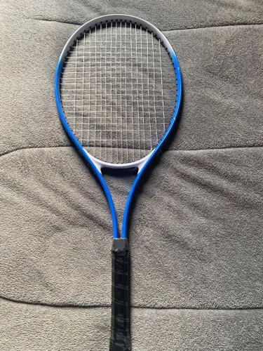 Raquete de Tênis Azul e Branca