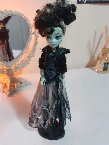 Frankie Stein Ghouls Rule Monster High