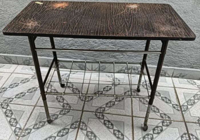 Mesinha Cromada 75x40x60cm com Rodinhas  *Anos 70*  Vintage 100% Original 