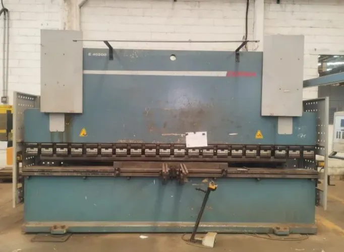 Dobradeira CNC Durma (4 eixos) 4000x200 ton