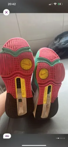 Tenis nike lindo