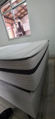 Cama com colchão Casal Ortobom Conforto Premium - 01 ano de uso