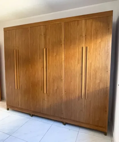 Guarda-Roupa de 100% MDF - Elegância e Organização
