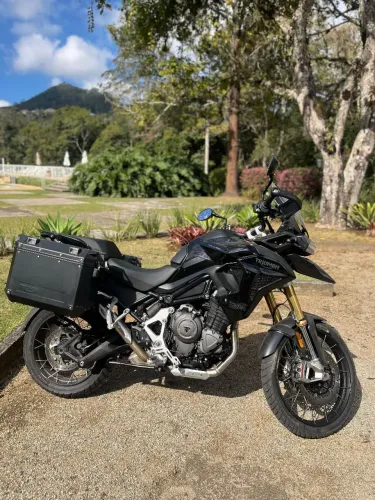 Triumph Black Edion 1200, único dono, com bauletos originais da Triumph 