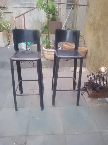 2 Banquetas Altas Preto de couro 