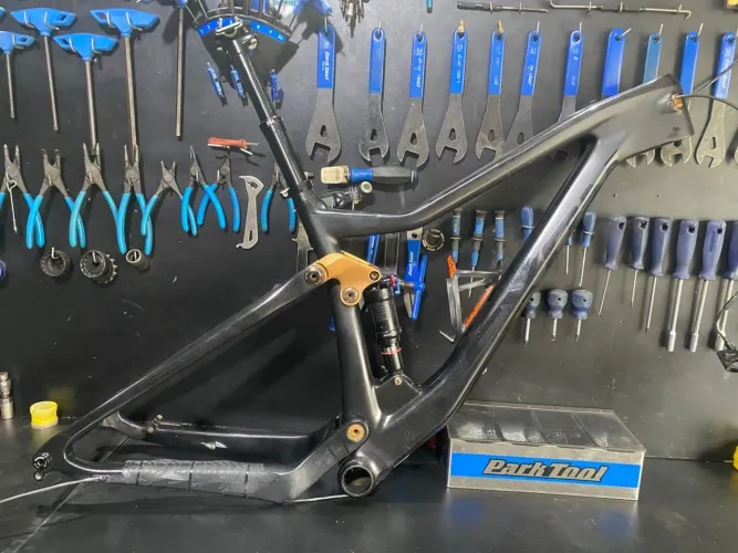 Quadro Full de Carbono Lexon 17,5
