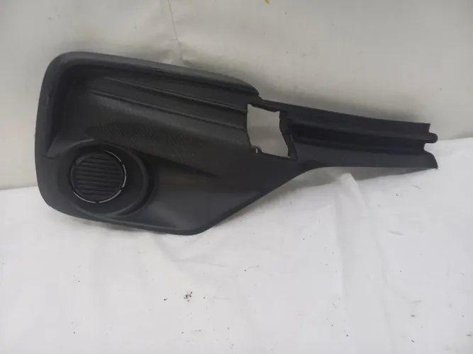Moldura milha LD Toyota Etios 17/21 c/detalhes