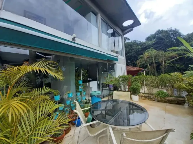 Estuda PERMUTA por Casa Térrea na G.V. até o km 25!