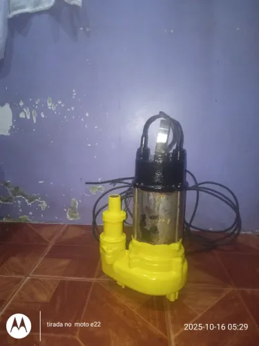 Vende-se, Bomba submersa