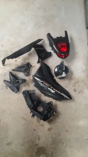 Carenagem da factor 150 2023