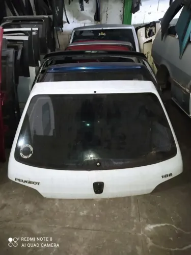 Tampa Traseira Peugeot 106 com vidro