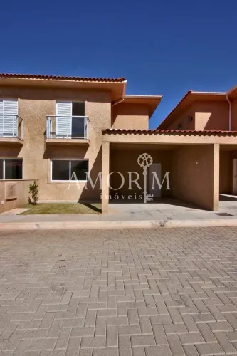 CASA EM CONDOMÍNIO À VENDA NO PORTAL DOS IPÊS COM 3 QUARTOS 1 SUÍTE QUINTAL E 2 VAGAS EM C