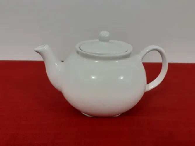 Bule de Chá de Porcelana Branca