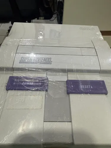 Super Nintendo na caixa + jogo Mario broz NÃO VENDO POR OLX PAY POR..