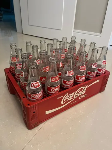 Antiga coleção de garrafas de vidro de refrigerante (Coleção coca-cola)