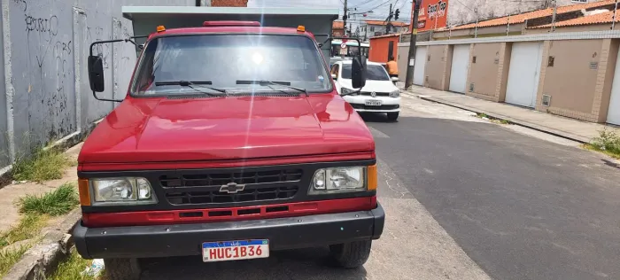 Chevrolet D40 muito nova toda revisada