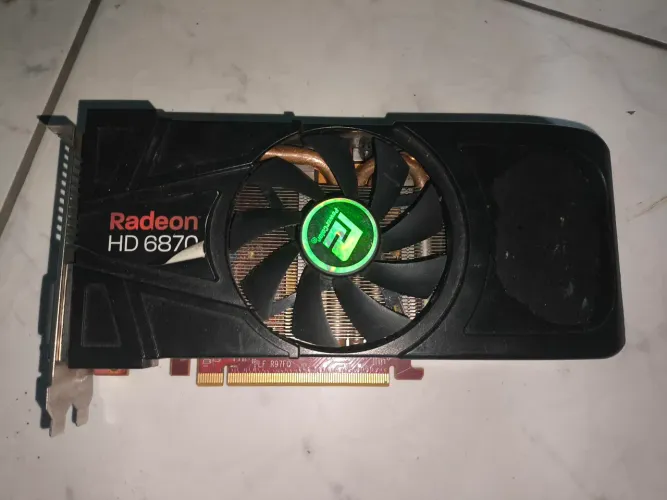 Placa de Vídeo Radeon HD 6870 no estado