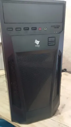 Gabinete i3 9100f 8gb 480 Radeon ssd windows 10 perfeito estado