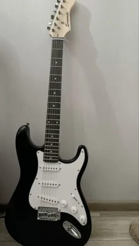 Vendo uma guitarra modelo strato da Konig