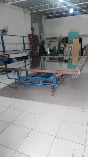 Vendo Mesa De Corte de Vidro Marca Makvetro 