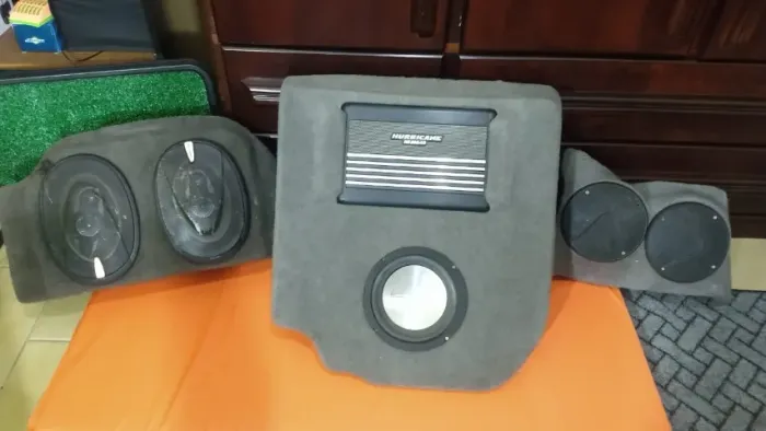 Kit Som Automotivo Hurricane Pioneer 3 Conjuntos Rádio