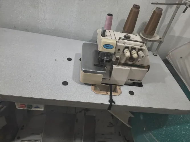 Vendo máquina overloque muito boa