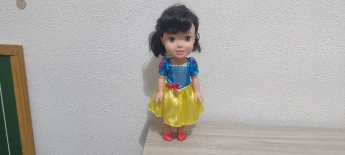 Boneca Princesa Branca de Neve - Jakks Pacific - 30cm