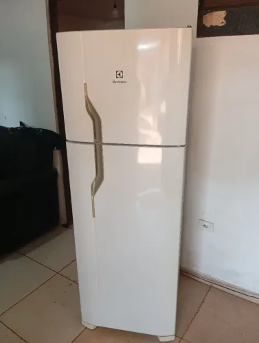 Geladeira Electrolux 360 litros 