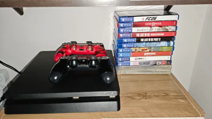 PS4 SLIM COM MUITOS JOGOS