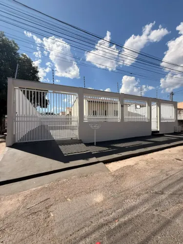 Imóvel para aluguel possui 100 metros quadrados com 2 quartos em Bela Vista - Cuiabá - MT