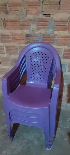 VENDO CONJUNTO COM 4 CADEIRAS