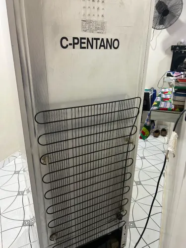 Vende-se geladeira