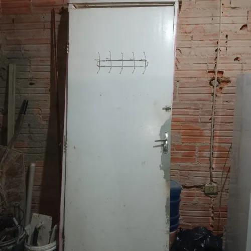 Vende se 2 portas usadas