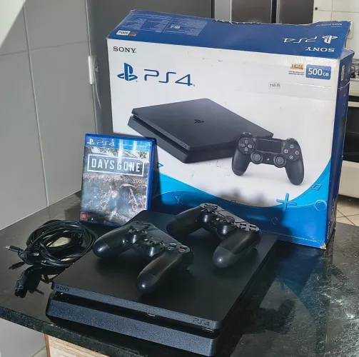 Ps4 slim com 2 controles 1 jogo