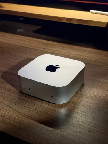 Mac Mini M4 16gb Ram 256gb SSD + Case para transporte