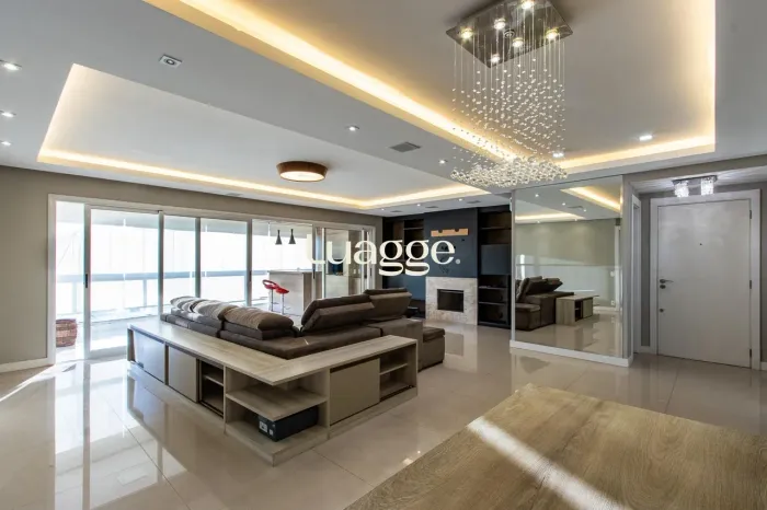Apartamento para alugar em Central Parque com 3 quartos todos suítes, 3 vagas e