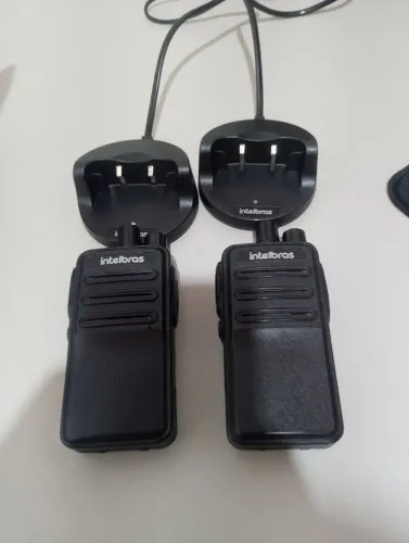 2 unidades de HT Intelbras UHF 0.5 w modelo RC 3002 G2