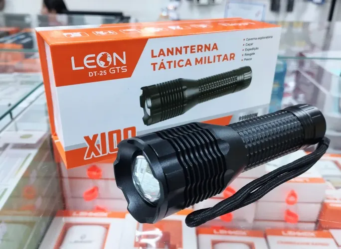Lanterna tática LED recarregável Leon DT 25 X100