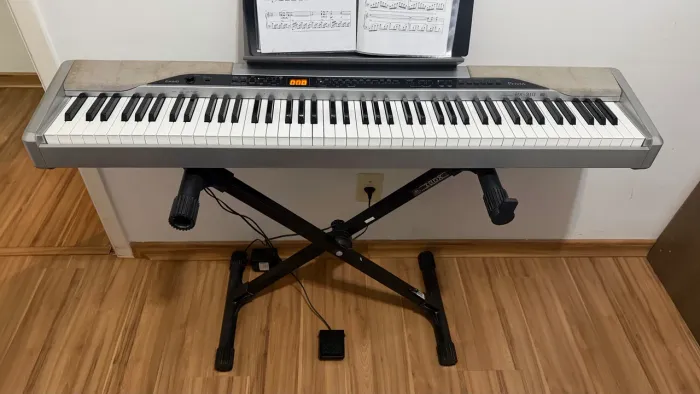 Piano elétrico CASIO Privia PX-310