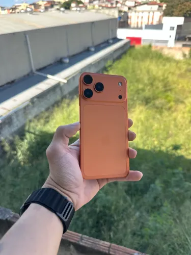 iPhone XS Max na carcaça do 17 pro Max 