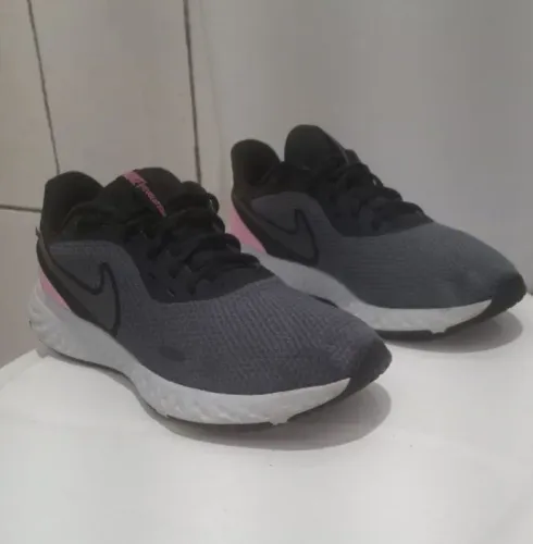 Tenis Nike Revolution/ Numero 36/ Oroginal/ Usado/ Ótimo