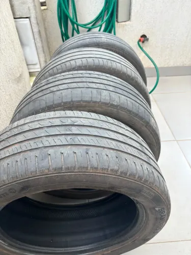 Vendo 4 Pneus R17 225/50