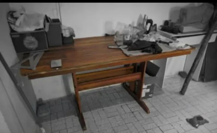 MESA MOGNO MACIÇO - 160x80cm