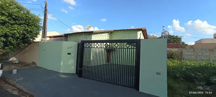 OPORTUNIDADE JD. NUNES: Casa com Suíte e Quintal Amplo - R$ 250 mil (Aceita Financiamento)