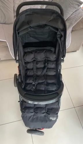 Carrinho de bebê + bebê conforto