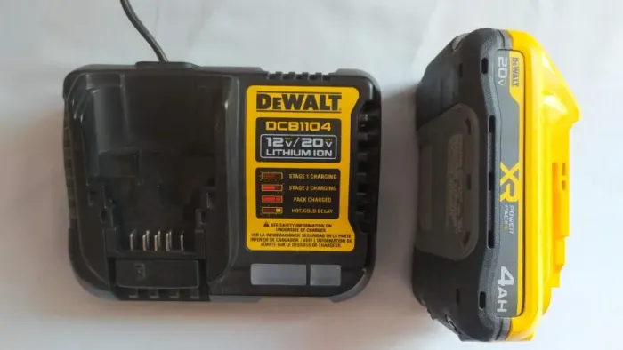 Carregador DCB 1104 Bivolt (DeWALT)
