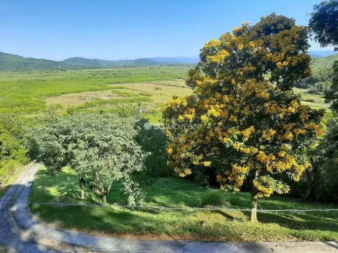 Chácara localizada na Vargem Pequena